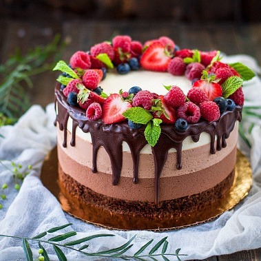Торт "Три шоколада" купить - новороссийск.сладкоежкин.рф