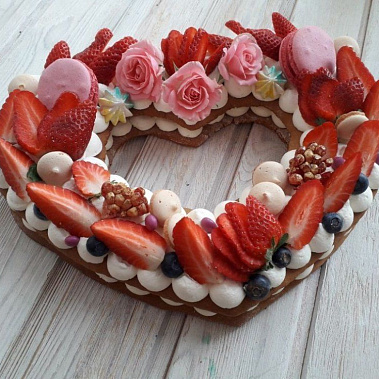 Торт "Клубничное сердце" купить - новороссийск.сладкоежкин.рф